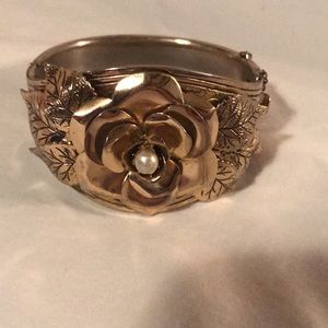 Gold Flower Bracelet - Beautiful Costume Jewelry